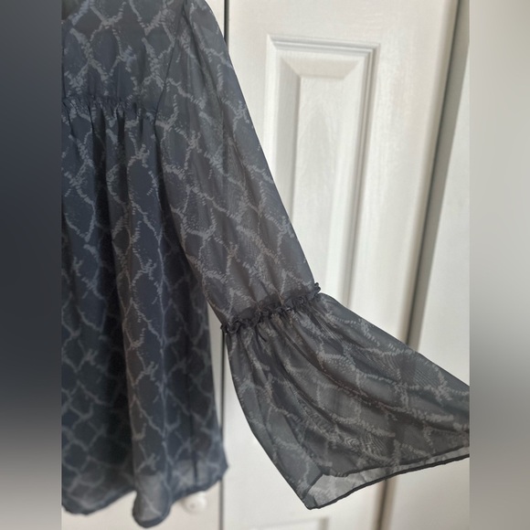 Dorothy Perkins flounced blouse - Picture 4 of 9